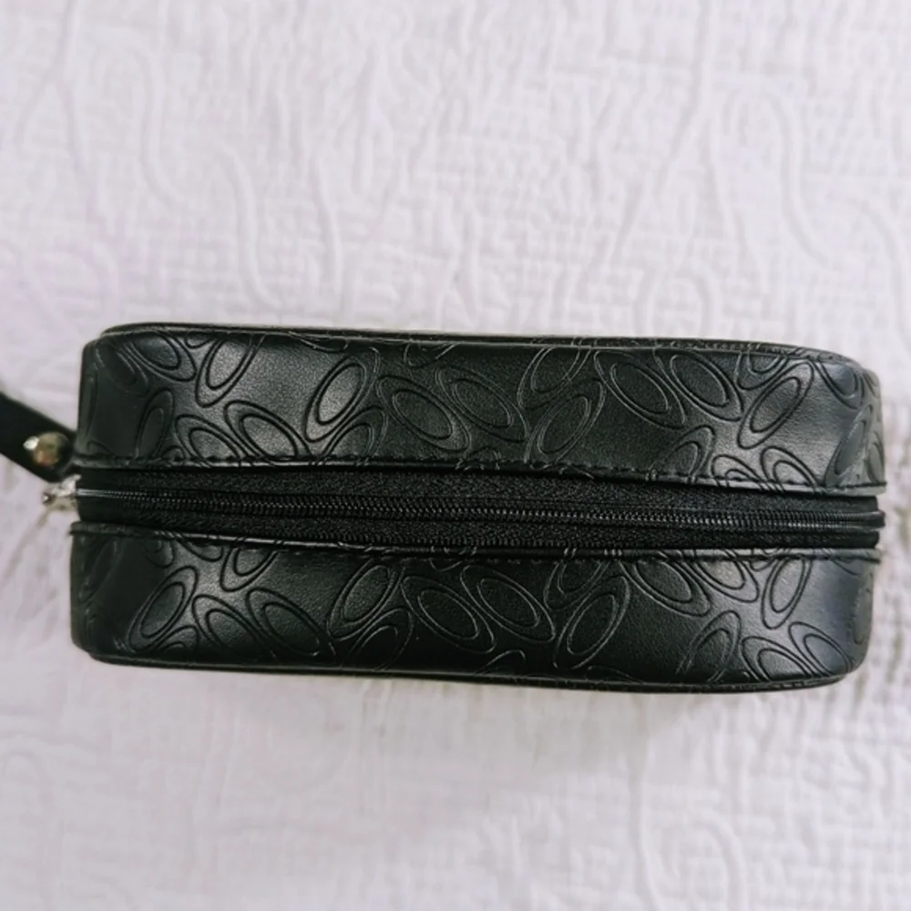 Oakley Authentic Sunglass Case Black‎ Zipper With Wrist Strap